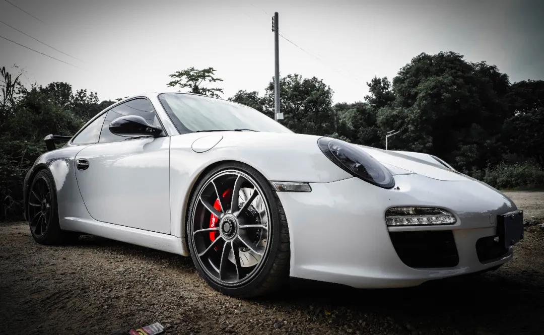 保時捷911 剎車改裝升級 VINIC M60大六剎車套裝，剎車更加線性有力！